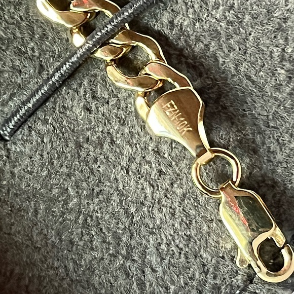 Jordan Blue Jewelers Men's 10K Gold 5.3mm 8.5" Curb Chain Bracelet - Picture 3 of 7